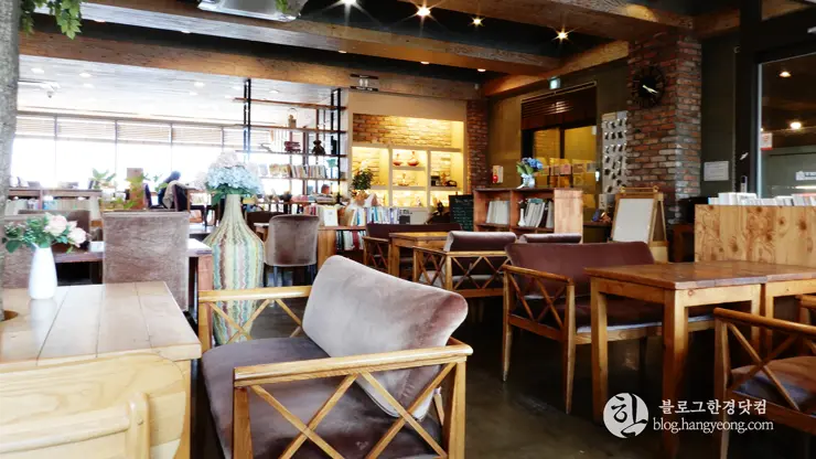 청주 금천광장 북 카페, 트루노스 TRUE NORTH