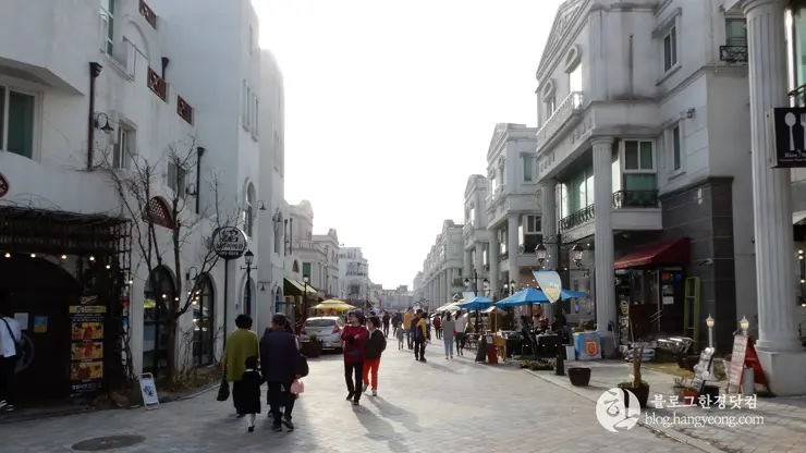 충남 아산, “지중해 마을” 산토리니가 여기에