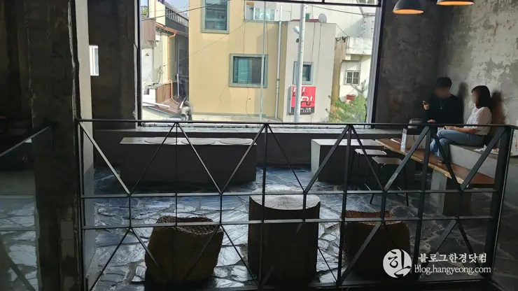 브리꼴라주 BRICOLAGE 전주 모던 감성 카페, 드립커피