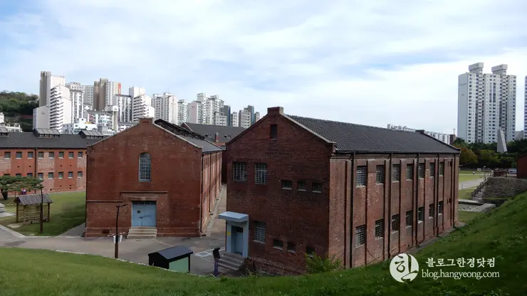 독립문 역, 서대문 형무소 역사관