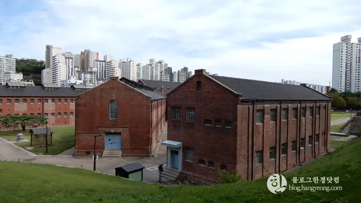 독립문 역, 서대문 형무소 역사관