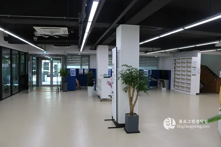 불암 도서관 | 모던한 외관과 편안한 실내를 가진 여유로운 문화공간