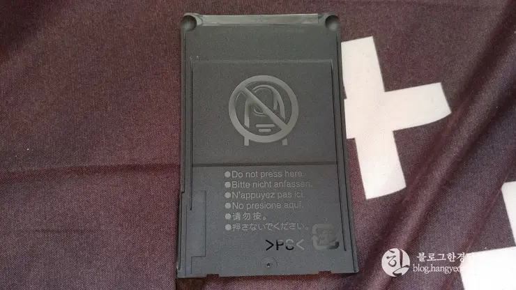 후지 필름 인스탁스 미니8 미니언즈 폴라로이드 미니필름 장착 방법